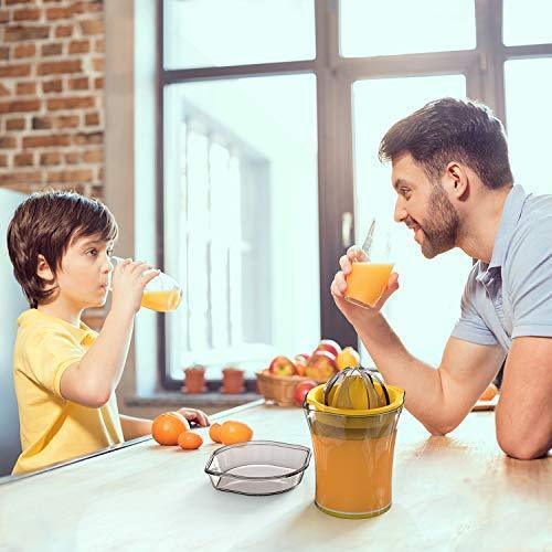 ELIKIDSTO  Large Manual Citrus Orange Squeezer, Lemon Orange Juicer Manual Hand Squeezer with 2 Lid Rotation Press Reamers, 20 oz, Transparent Brown, 1 Cleaning Brush by Sarissa