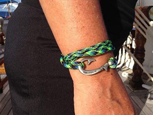Chasing Fin Adjustable Bracelet 550 Military Paracord with Fish Hook Pendant