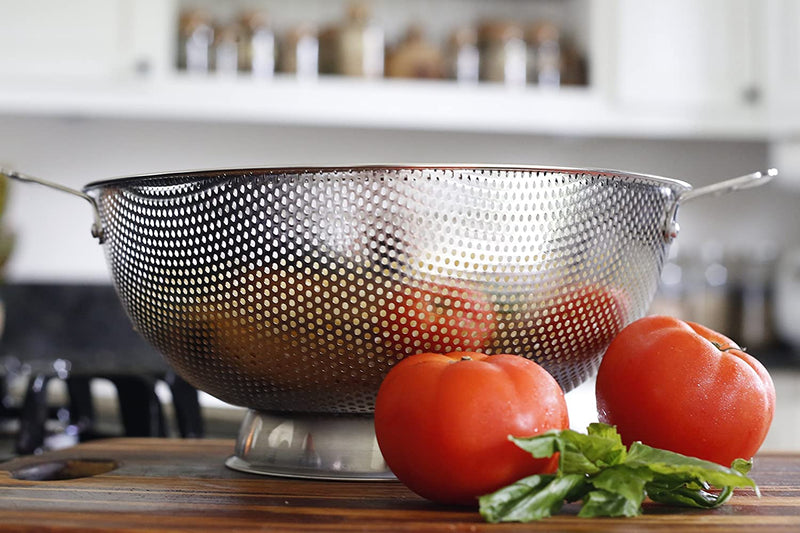 CIA Stainless Steel Micro-perforated 4.7 Liter Colander - Professional Strainer with Heavy Duty Handles and Self-draining Solid Ring Base