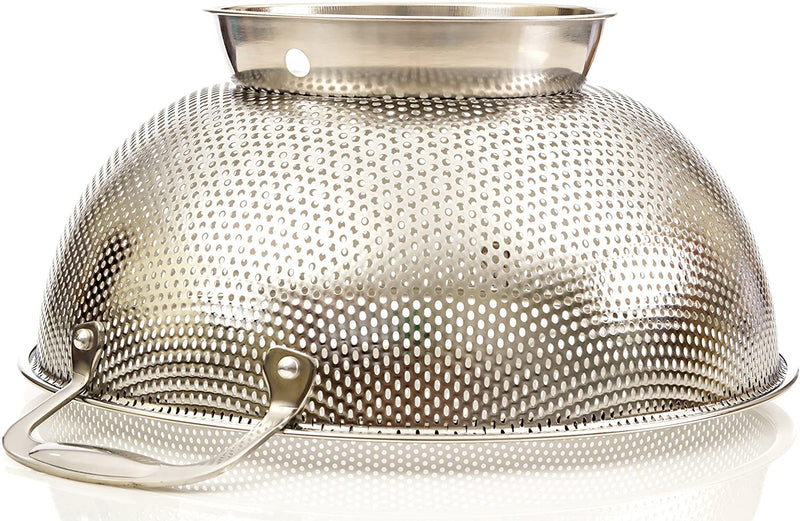 CIA Stainless Steel Micro-perforated 4.7 Liter Colander - Professional Strainer with Heavy Duty Handles and Self-draining Solid Ring Base